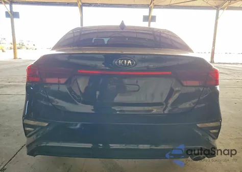 2021 Kia Forte Fe z USA, uszkodzony, nr VIN 3KPF24AD5ME354316